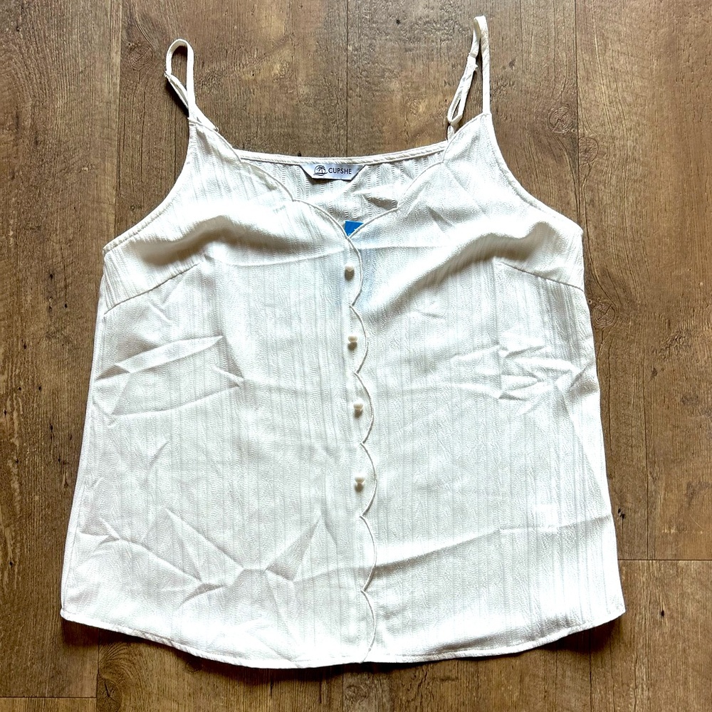 ✨ Cupshe White Button-Front Camisole – Size M (NWT)